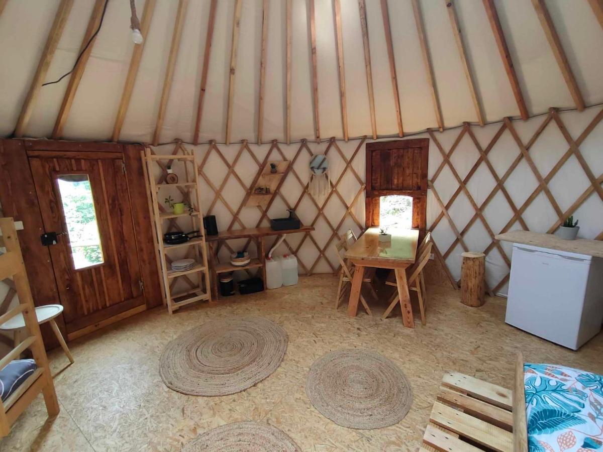 La Yourte Des Bibis Fréland Extérieur photo